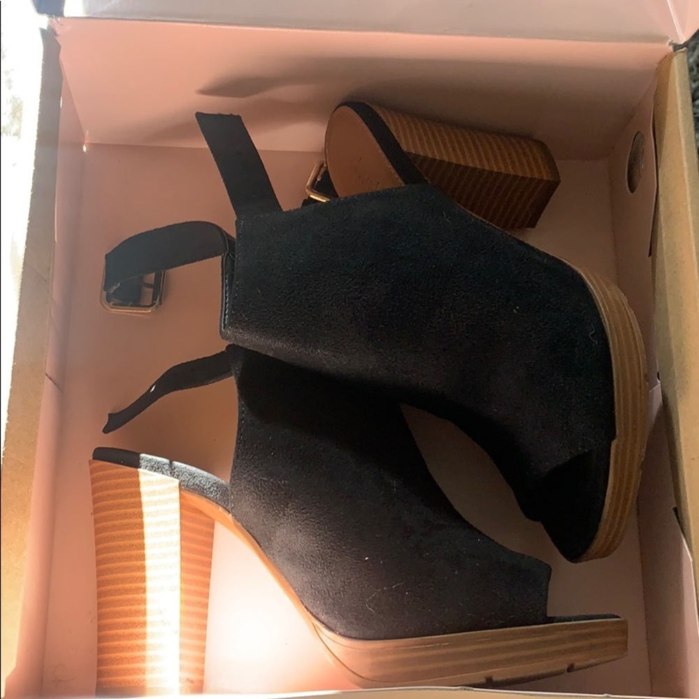 Charlotte rise chunky heel